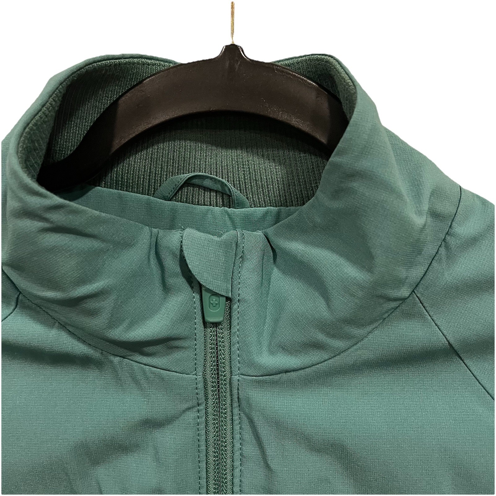 FIGS Sydney Performance Jacket Hydrogreen Green S… - image 9