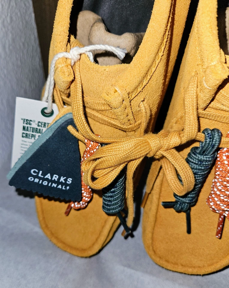 Botas Desert para Hombre Clarks WALLABEES Cúrcuma Talla 11M Foto 4 de 4