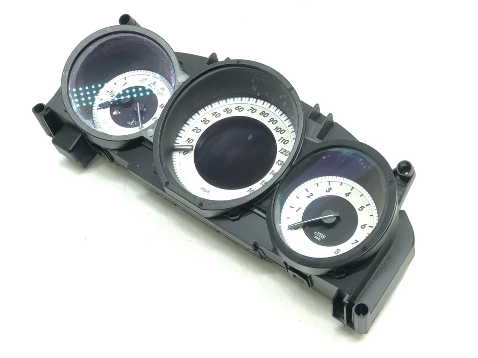 Mercedes-Benz CLS550 W218 2012-2018 velocímetro fabricante de equipos originales 60.695 millas. Foto 4 de 4