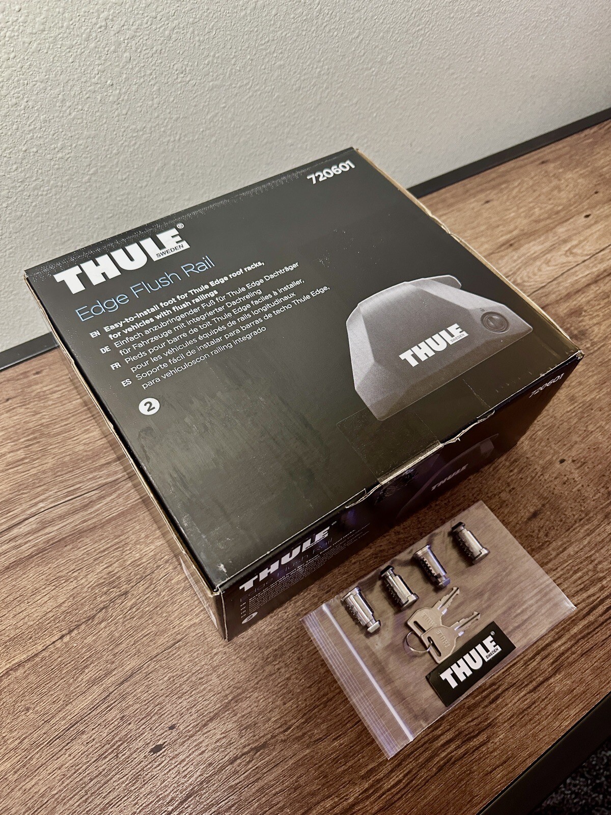 Thule Edge Flush Rail Foot Pack 720601 + Thule Metal Locks (Free $74.95 Value)