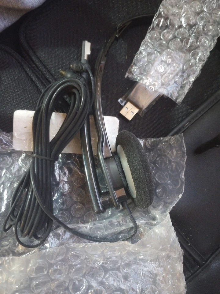 Plantronics Audio 610 Headset Plus USB Stick 2 Piece Bundle 76805-04 Black New - Image 2 of 2