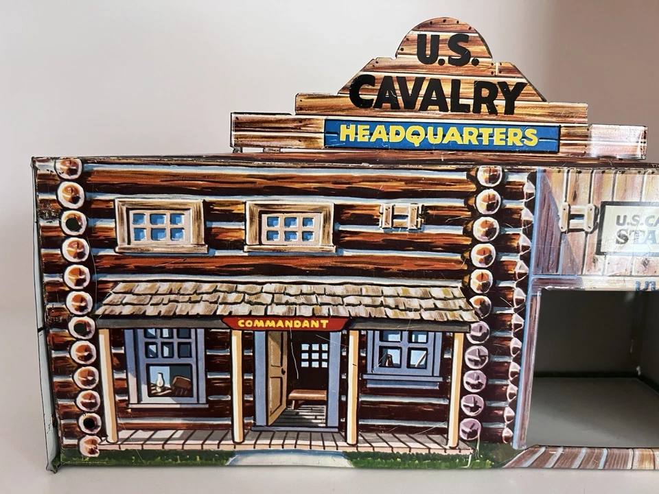 MARX FORT APACHE 1950’s U.S. CAVALRY HEADQUARTERS TIN BUILDING - VG-HARD-TO-FIND - Image 4 of 4