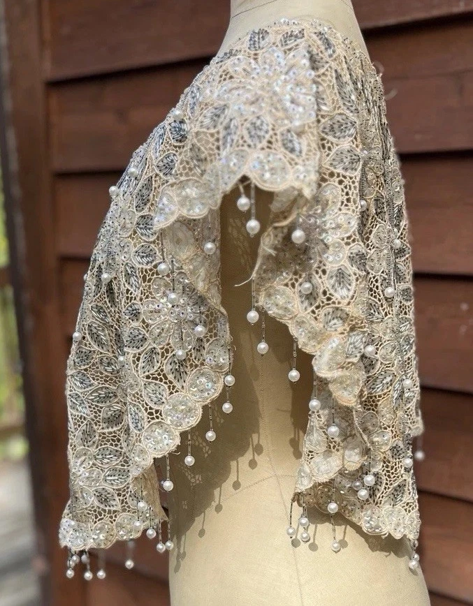 Disfraz de corneta vintage años 60’s 70’s, burlesque, capa, lentejuelas, cuentas Foto 2 de 4