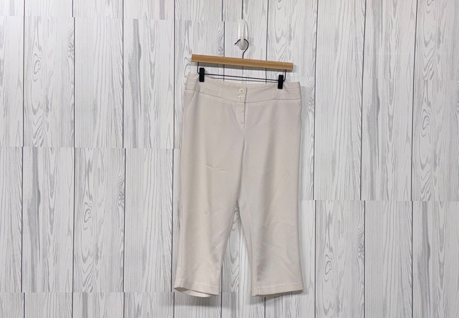 Cato pants womens size 6 capri mid rise solid white slim stretch