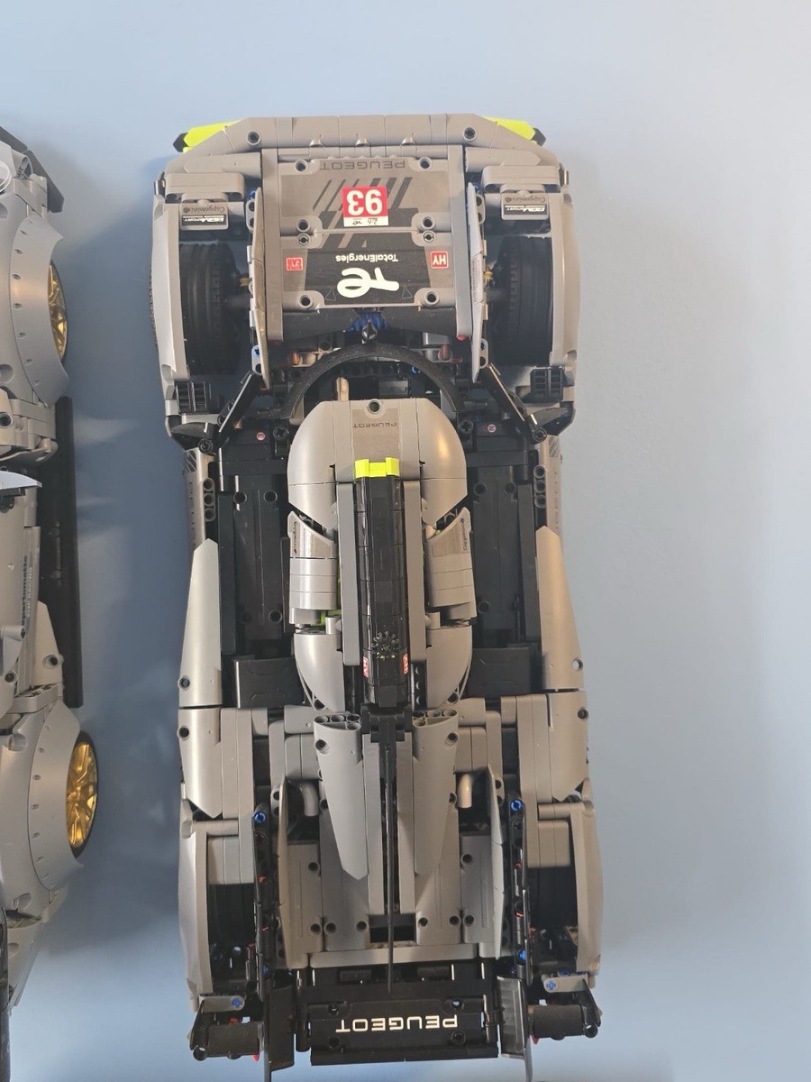 LEGO TECHNIC: Peugeot 9x8 24 h Le Mans Hybrid Hypercar