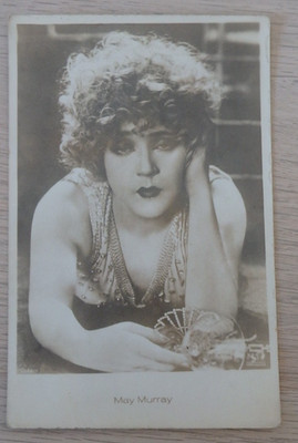 Foto Autogrammkarte Stummfilmschauspielerin Mae Murray um/ab 1925 (123046)
