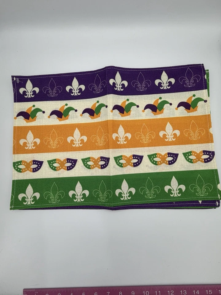 4er Set Karneval Fleur-de-Lis Tischsets Narren Hüte Lila Grün Gold Neu