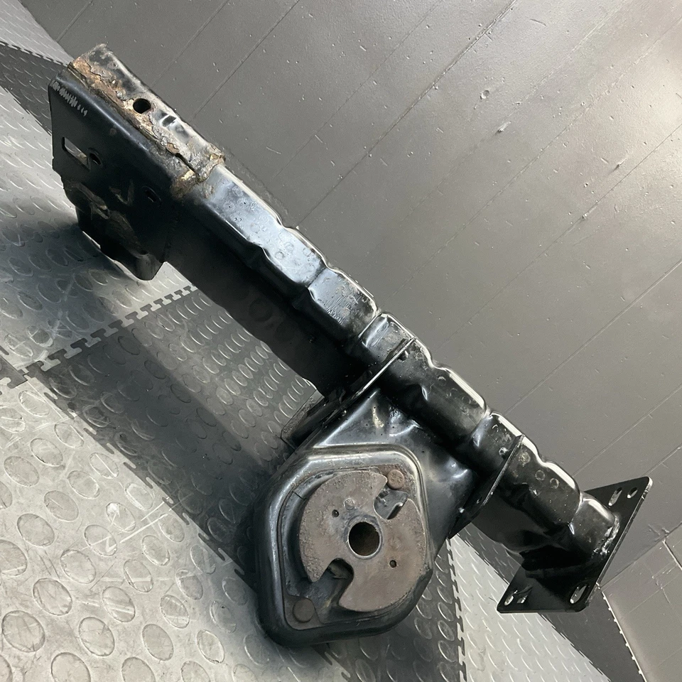 Dodge Ram 1500 2013-2018 lado del pasajero derecho marco del motor riel extremo corte OEM Foto 3 de 4