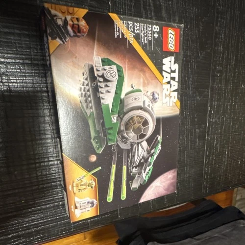 LEGO Star Wars Yoda's Jedi Starfighter 75360 Complete Set with Yoda & R2-D2