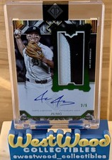 2025 Topps Transcendent Jace Jung Rookie Showcase Patch Autograph Emerald /5