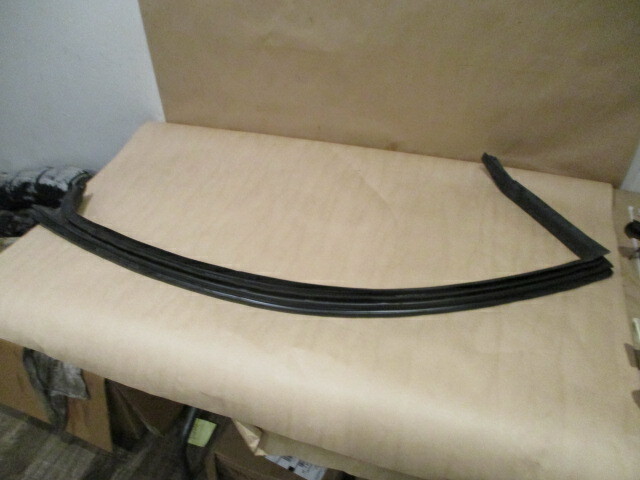 Ferrari 458 - LH Door Upper Seal - 84087500