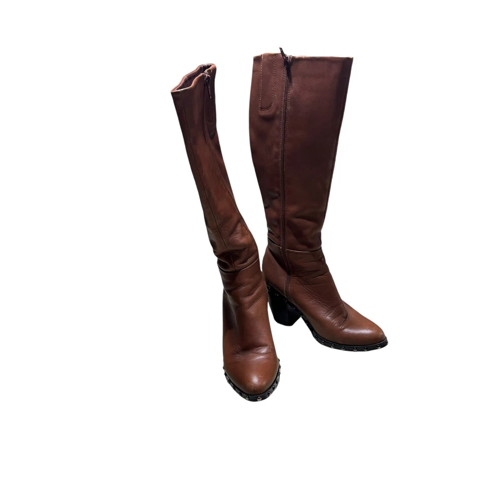 Fergie Olympia Tan Leather Studded Y2K Vtg Zip-Up Tall Heeled Boots Womens 5.5 - Image 4 of 4