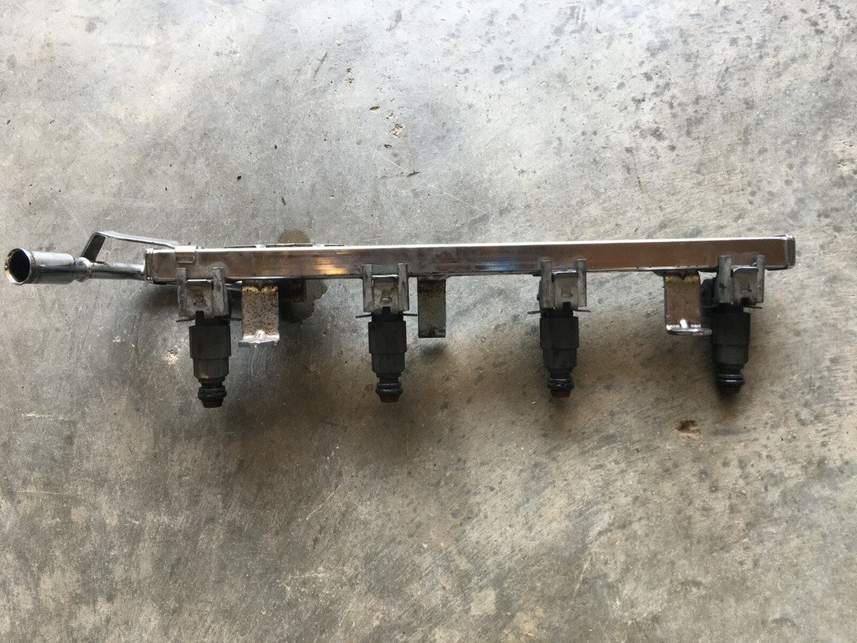 98 99 00 01 02 2000 FORD ESCORT ZX2 FUEL RAIL WITH INJECTORS | eBay