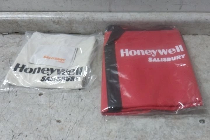 Honeywell Salisbury SK40RGM-C-PP Size M 40 Cal/Cm2 Arc Flash Kit (No Bibs) - product detail image 10
