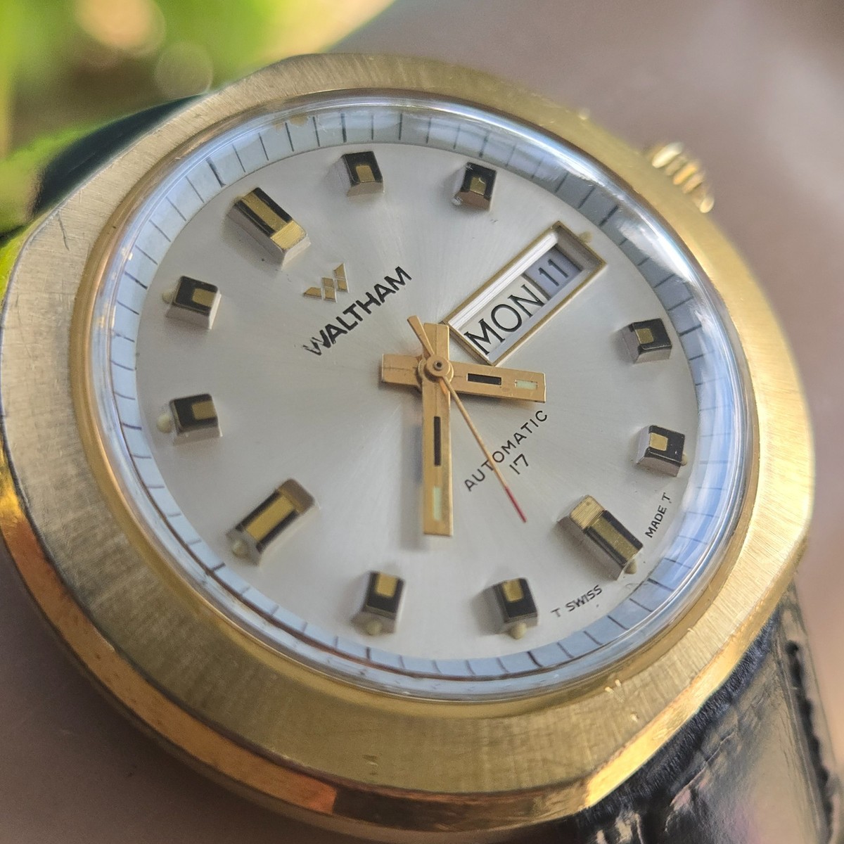 Vintage WALTHAM men display picture 2