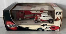 Hot Wheels 100 So-cal Speed Shop 2 Car Set 38 Ford Truck 34 Ford 5 Window