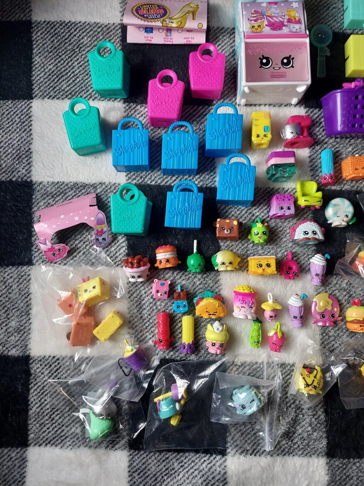 Shopkins 65+ Pieces Random/Mixed Lot Shipkin Basket, Dinner Box, Bags  - Image 3 of 4