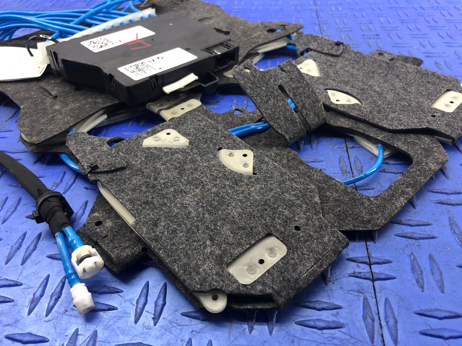 2016-2020 BMW 750I REAR LEFT SEAT LUMBAR SUPPORT MASSAGE PAD 