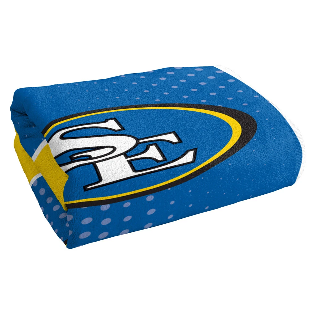 Southeastern Oklahoma State University Beach Towel/Bath Towel, 30"x60" Dots