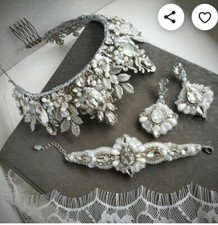 New Silver and white wedding crown  accesories