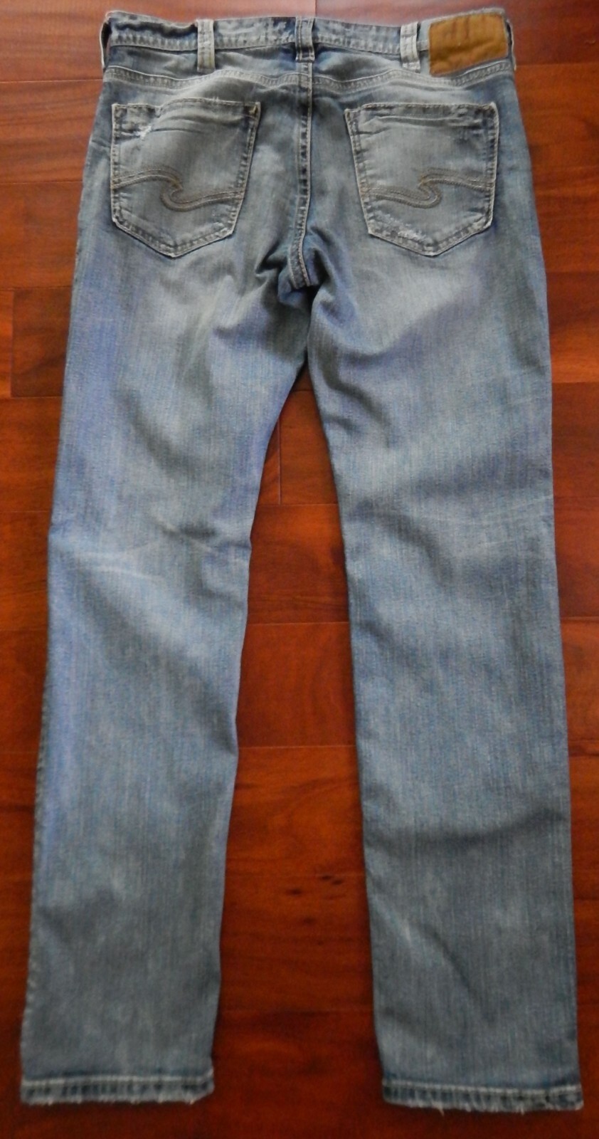 Silver Jean Men's Konrad Distressed Straight Leg Blue Jeans