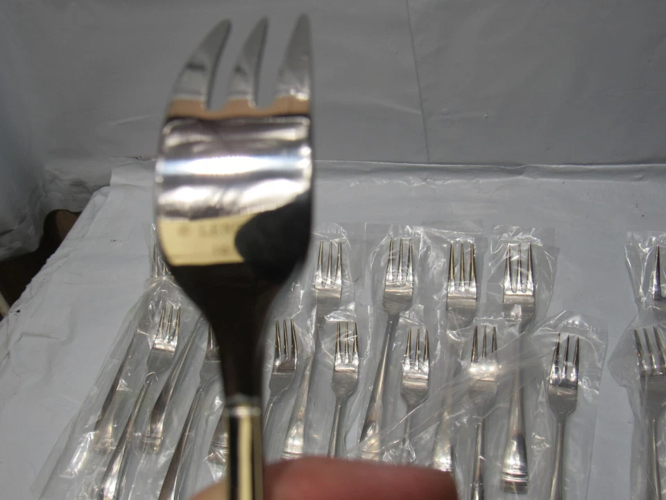 24  LENOX 18/10 Stainless URBANE 6 1/4" and 5 1/4" Cocktail / Dessert Forks (P30 - Image 4 of 4