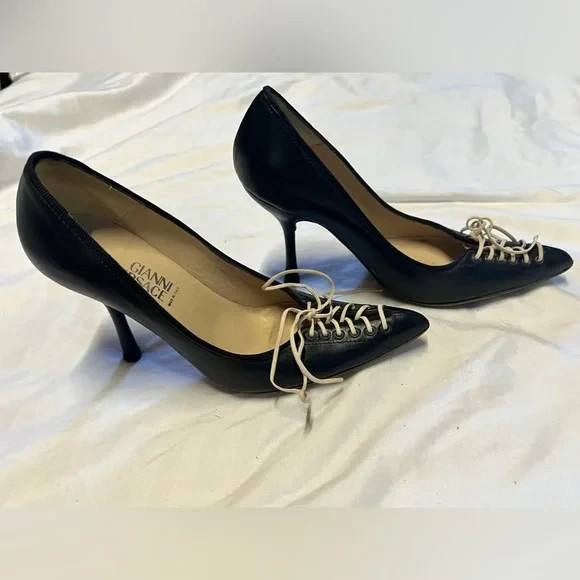 Versace Pumps, Classy unique, Mint condition, Bla… - image 1