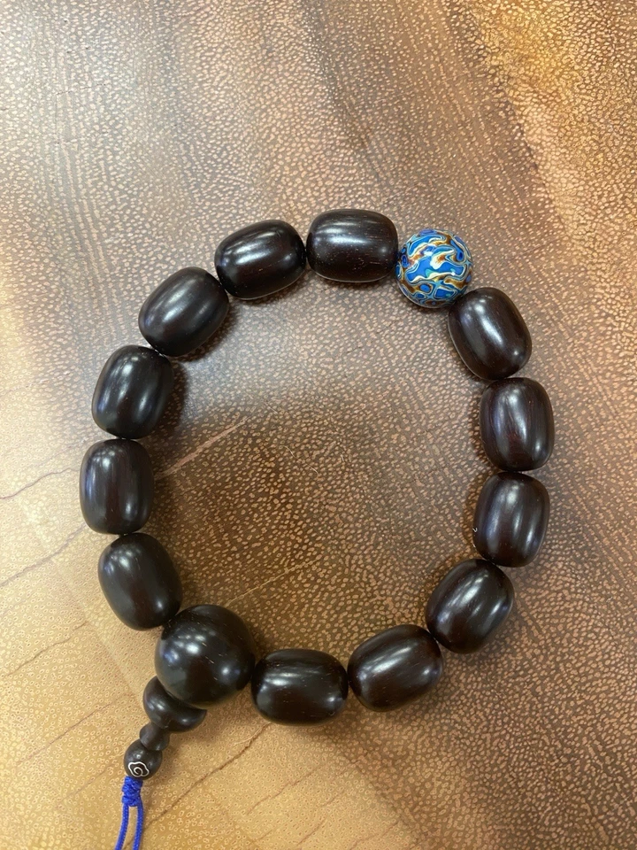 Pulsera de sándalo rojo hoja pequeña india de 15 mm de súper calidad 印度小叶紫檀手串 (其中一颗大漆工艺) Foto 3 de 4