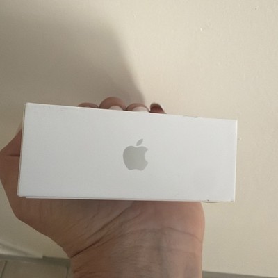 Apple AirPods 4