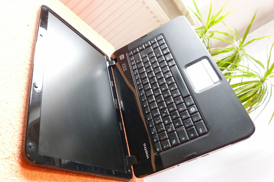 DELL Vostro 1015 l Mit Makel Tastatur Problem l 15 Zoll HD l SSD NEU l Windows 7 - Bild 4 von 4