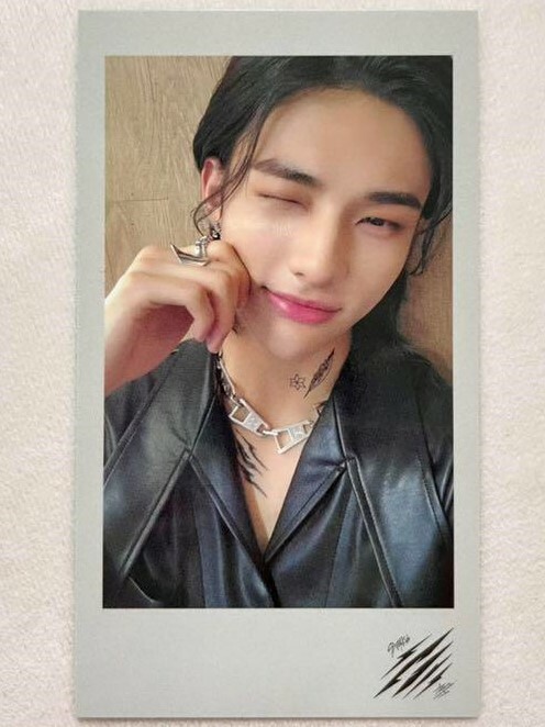 Stray Kids Hyunjin Scars / Thunderous Official Photo Card PC