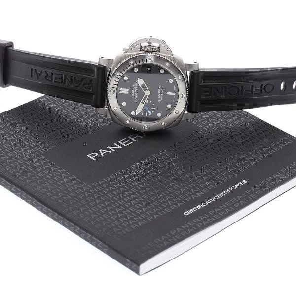 Panerai — Officine Panerai Luminor Submersible PAM00682 42mm SS Black Dial Watch #C2461