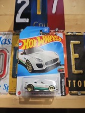 Hot Wheels '15 Jaguar F-Type Project 7
