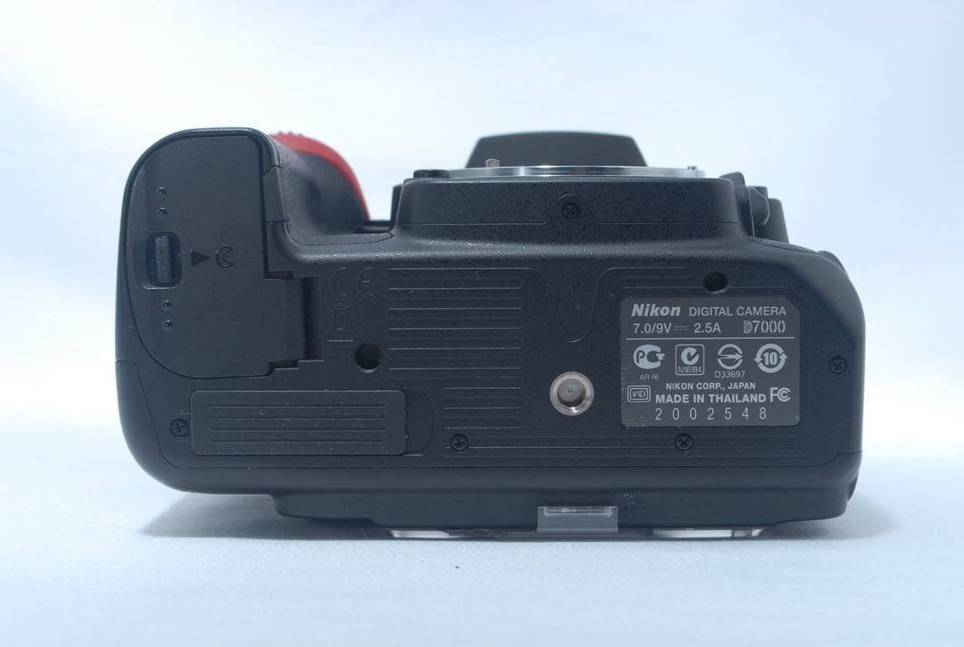 ニコン、「D7000」に18-300mmレンズキットを追加 Nikon D7000 レンズ三