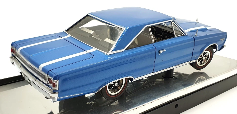 Highway 61 1/18 Scale Diecast 50051 1967 Plymouth GTX Blue White Stripes - Image 2 of 4
