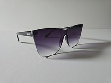 Quay Australia Womens Sunglasses Cat Eye Lenses with UV Protection Come Thru