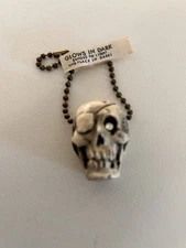 VINTAGE RANDOTTI " PIRATE SKULL" KEYCHAIN # 801-B WITH GLOW IN THE DARK STICKER
