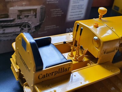 1:16 Caterpillar CAT Twenty-Two Track Type Tractor By 1:16 Caterpillar CAT Twenty-Two Track Type Tractor By