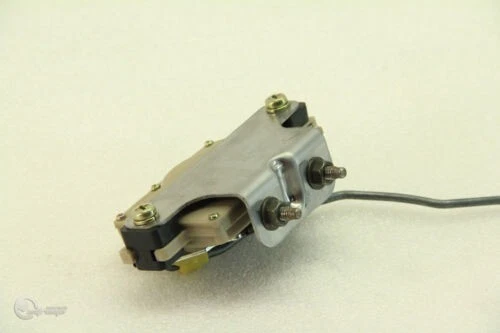 Atuador abridor de porta traseira Nissan 350Z 03-08 90550-CD000, A935, FABRICANTE DE EQUIPAMENTO ORIGINAL, 200 - Imagem 4 de 4