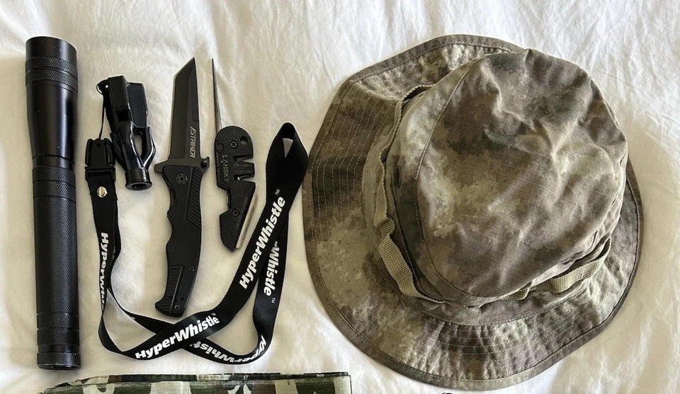 Lote Aftco cuello polaina Hyper silbato TRS Striker cuchillo Outback linterna y más Foto 2 de 4