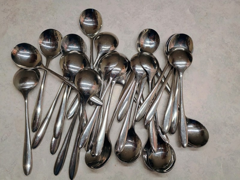 Venu Amici Bouillon Spoons 7 And 5/8 In Lot Of 29 Heavy Restaurant Ware
