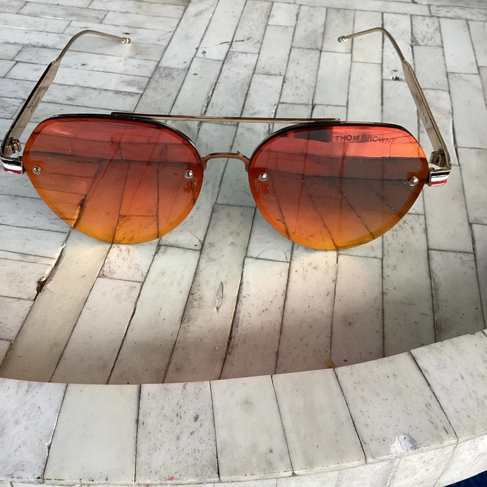 Gafas de sol unisex a rayas plateadas reflectantes Thom Browne New York Foto 3 de 4