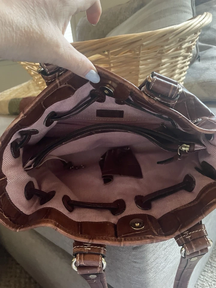 Bolso de Mano Dooney & Bourke Chiara Croc Marrón Repujado Y2K Años 2000 Descatalogado Foto 2 de 4