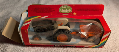 NEW Britains Farm Models Tractor & Mini Trailer 1:32 9431