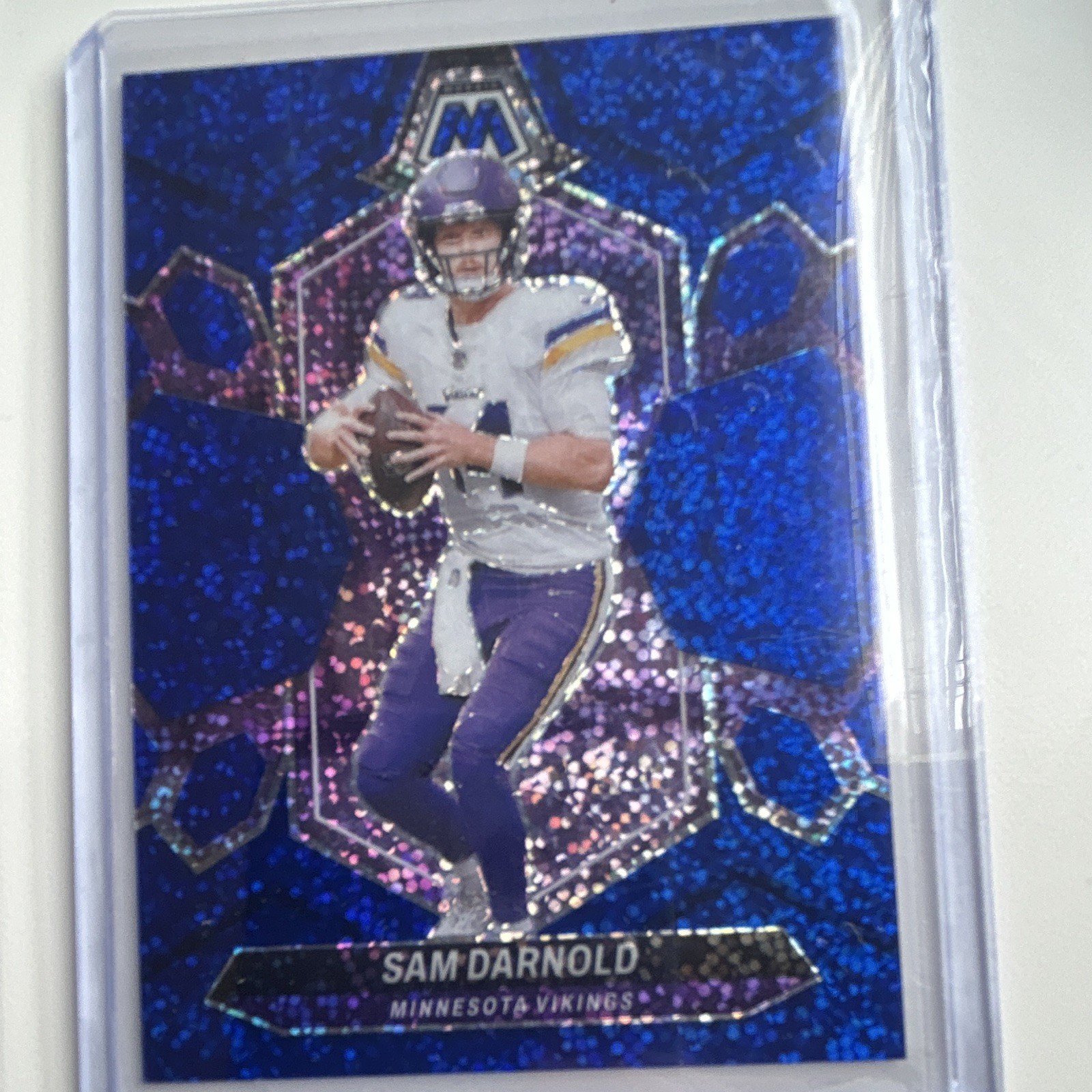 Panini Mosaic 2024 Sam Darnold #141 Vikings Blue Sparkle Prizm /96