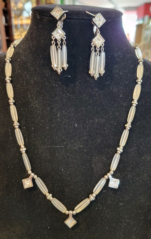 Givency Necklace & Clip Earrings Set