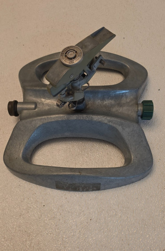 Gilmour Cast Aluminum Sled Adjustable Lawn Sprinkler