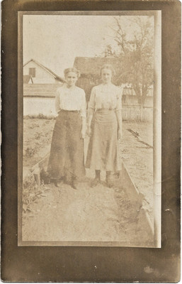 Real Photo Postcard RPPC Unidentified Two Women on Farm AZO 1904-1918