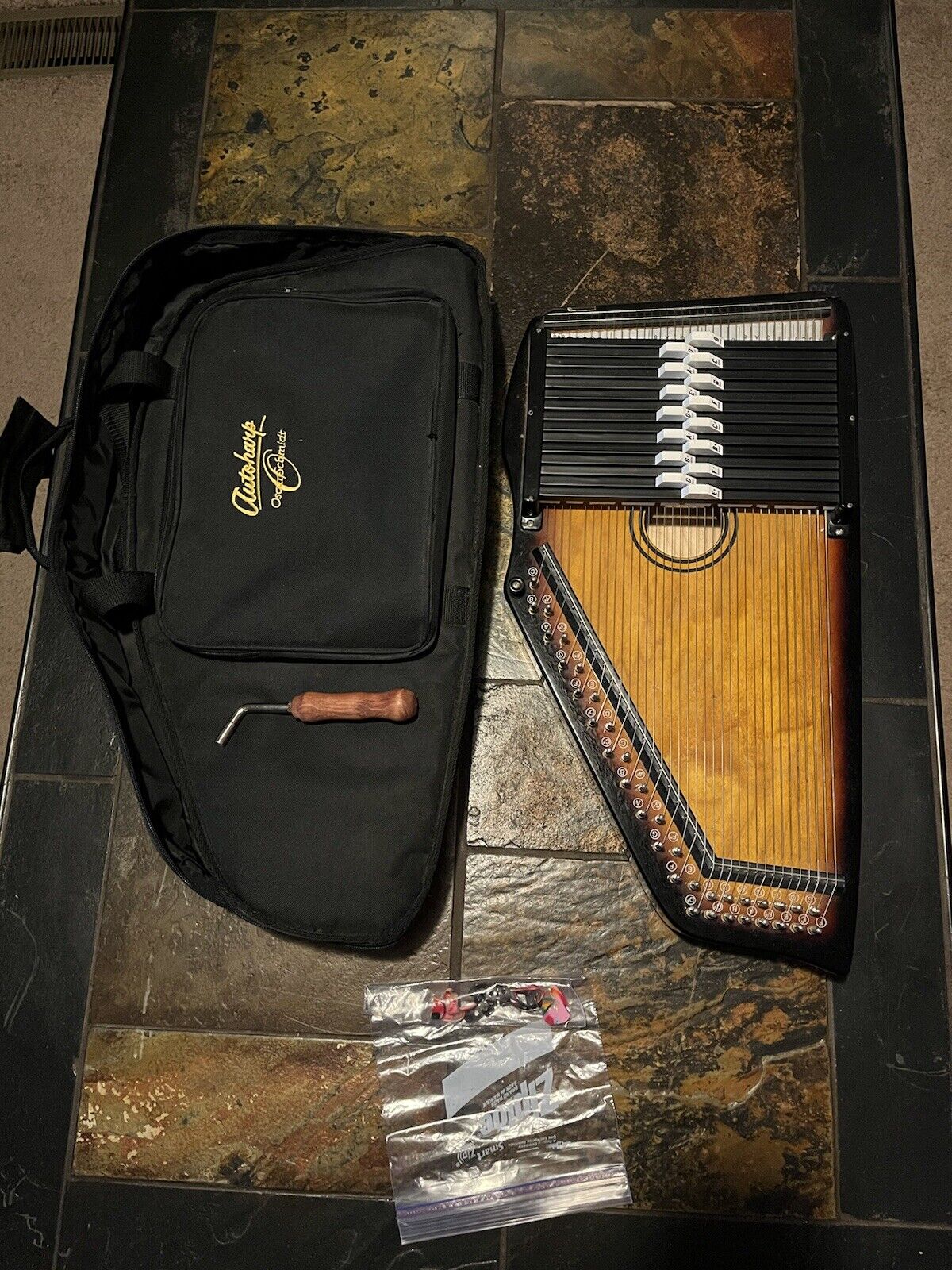 36 String Oscar Schmidt Autoharp With Case Tuning Tool and Finge