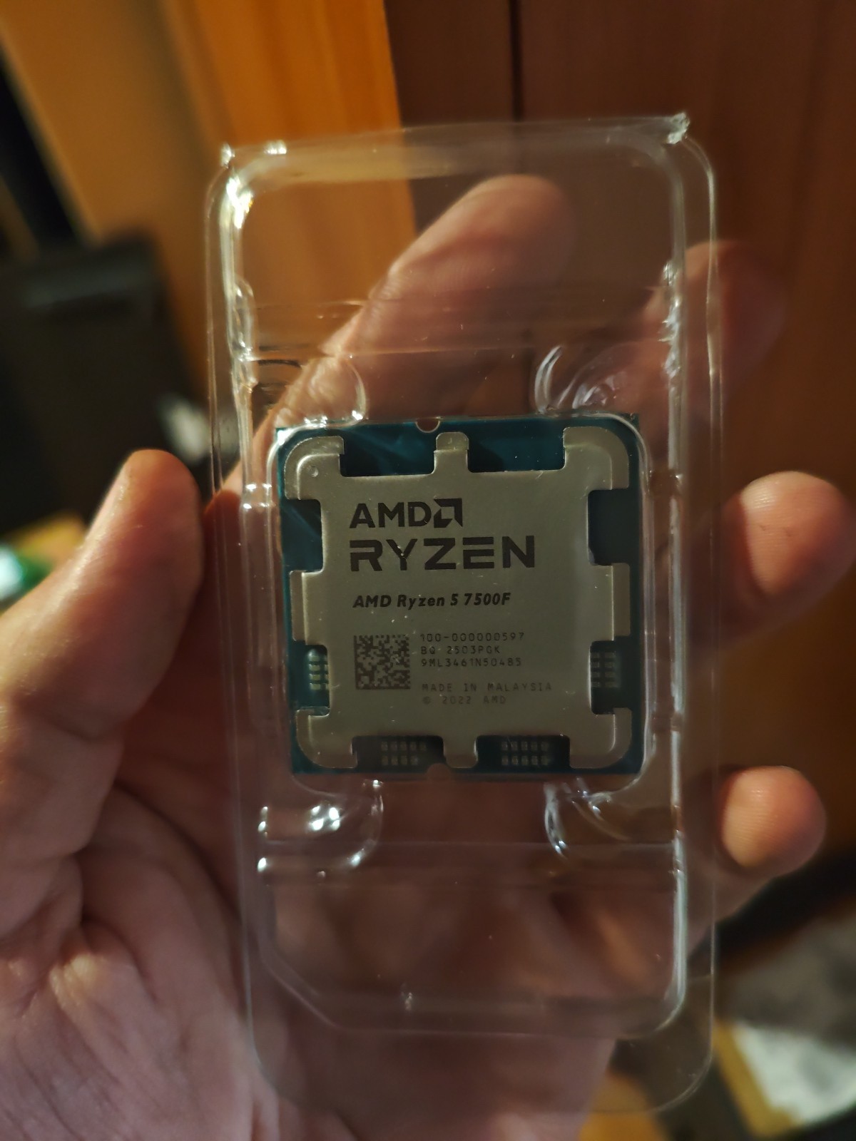 AMD Ryzen 5 7500F - 3.7 GHz - 5.0 GHz Boost PBO - 6 Cores - 12 Threads